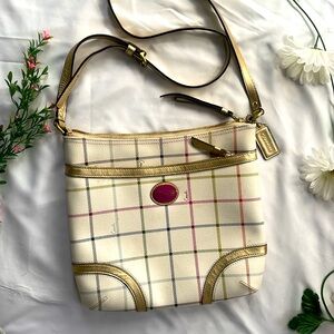 NWOT: COACH WHITE FILE BAG WITH GOLD ACCENTS, NEW